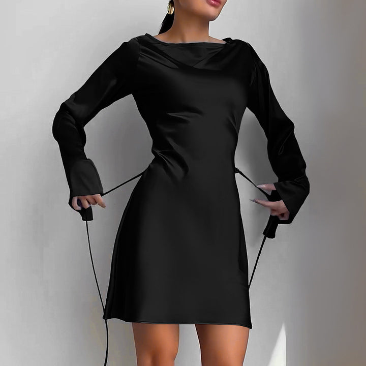Ladies Elegant Wrap Dress in Smooth Fabric and Wide Sleeves Lune London