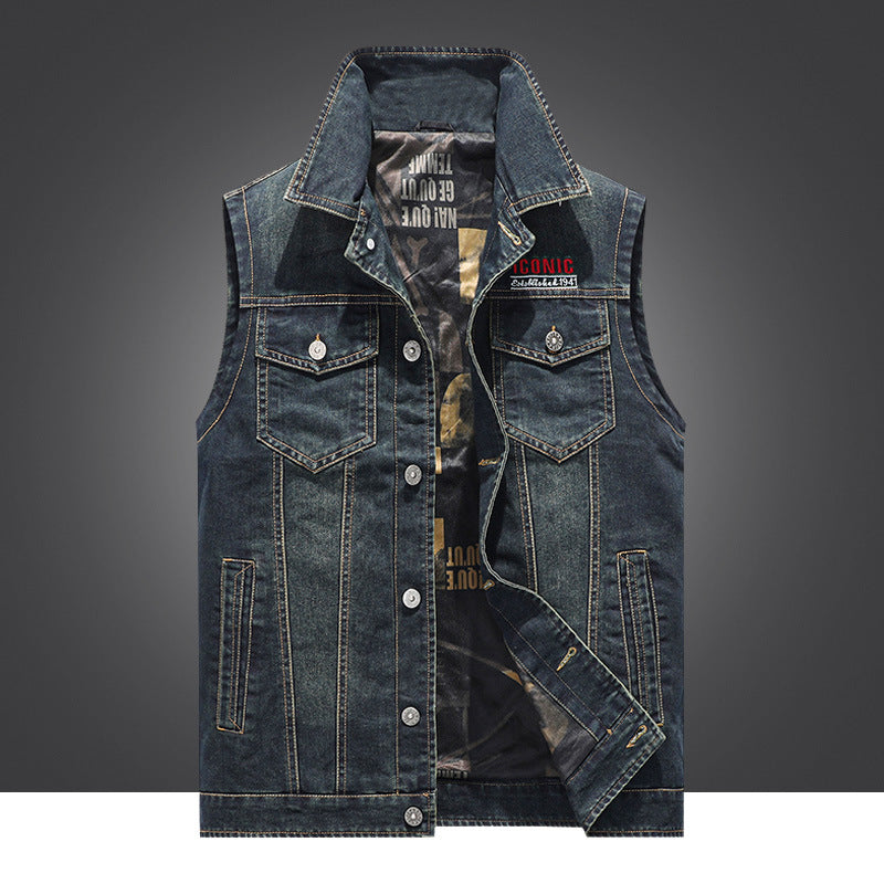 Men's denim jacket with practical pockets and robust design Lune London