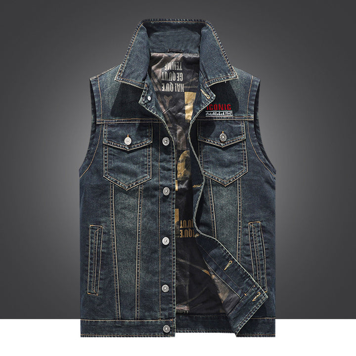 Men's denim jacket with practical pockets and robust design Lune London