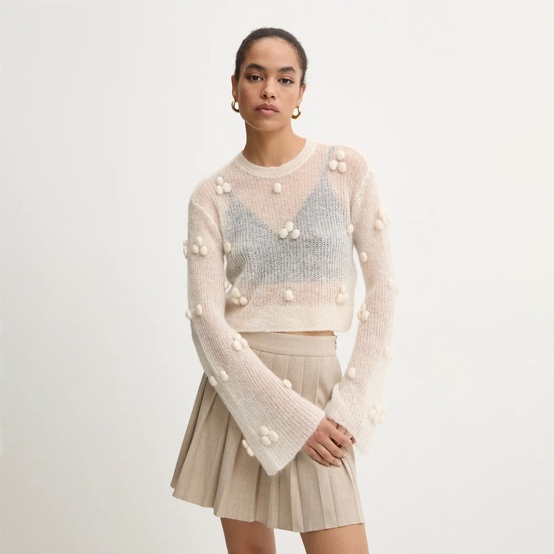 Fashion sweater for women with structured design and puff sleeves Lune London