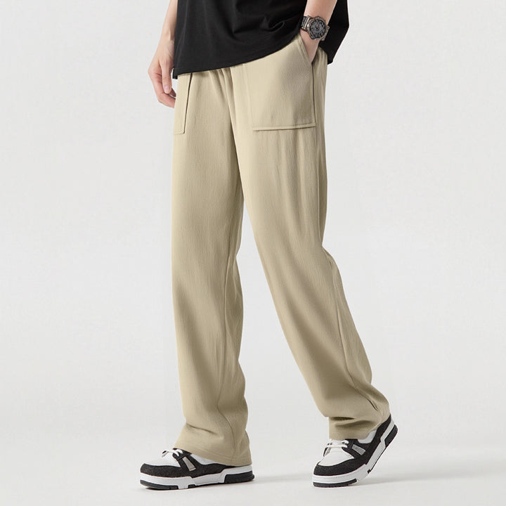 Casual cargo pants for men with practical pockets and elastic waist Lune London