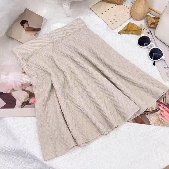 Knitted skirt for women with elegant braid details and a flattering cut Lune London