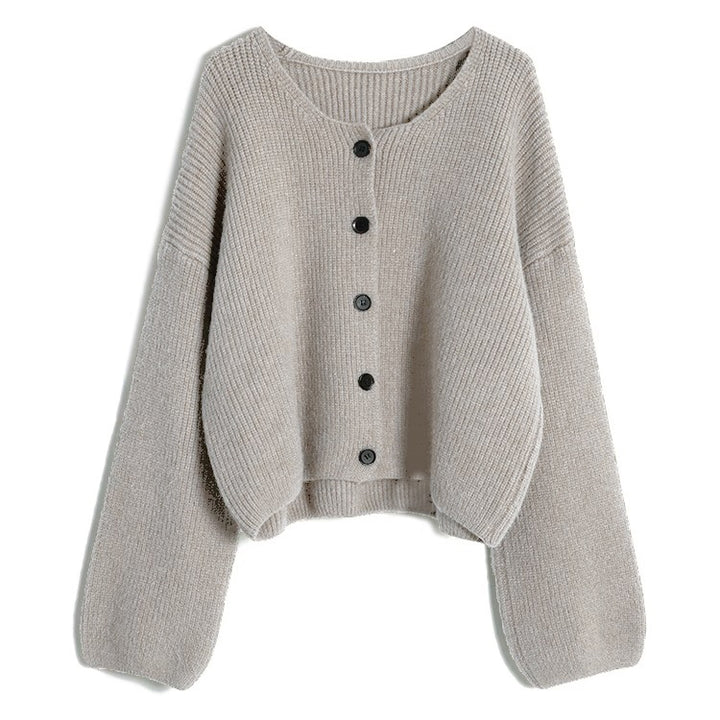 Trendy short cardigan for women with a fine ribbed structure and Lune London button details