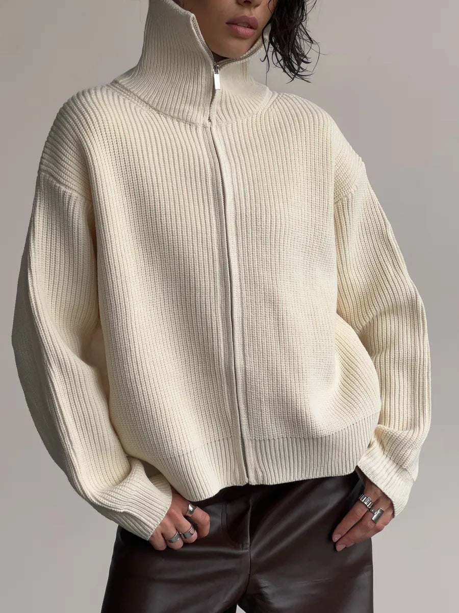 Veste tricotée pour femmes avec col haut Chic & Stil