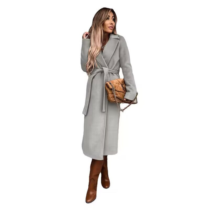 Elegant wool coat for women with a belt and classic lapels Lune London