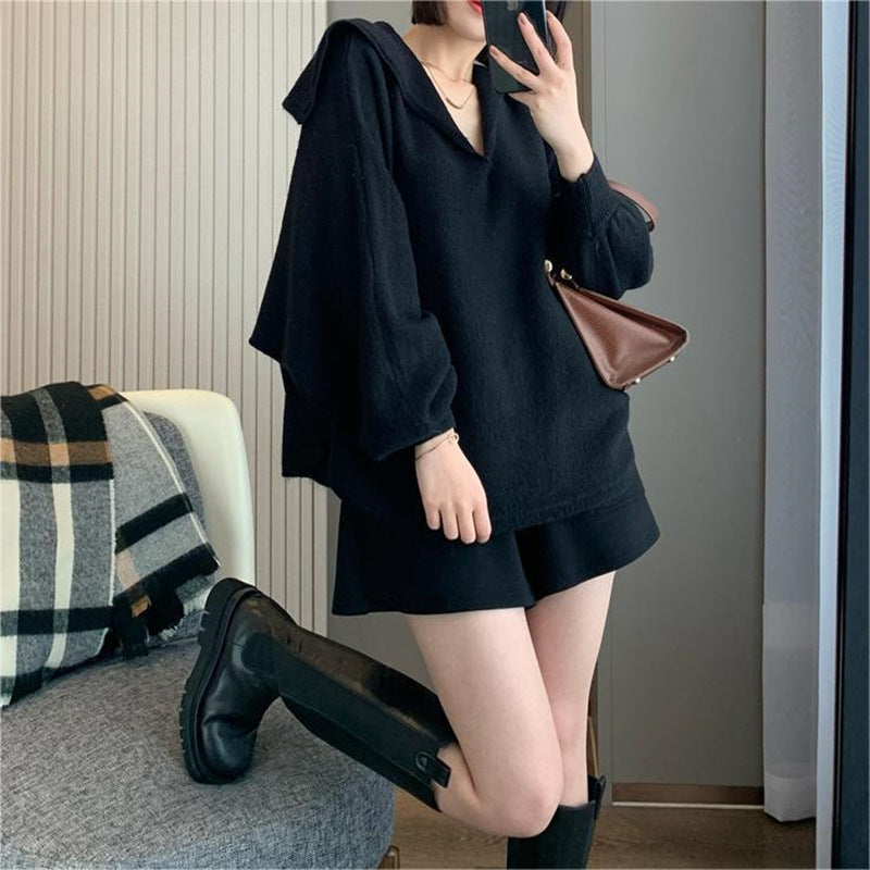 Hoodie féminin à la mode avec des manches volumineuses et une coupe élégante Chic & Stil