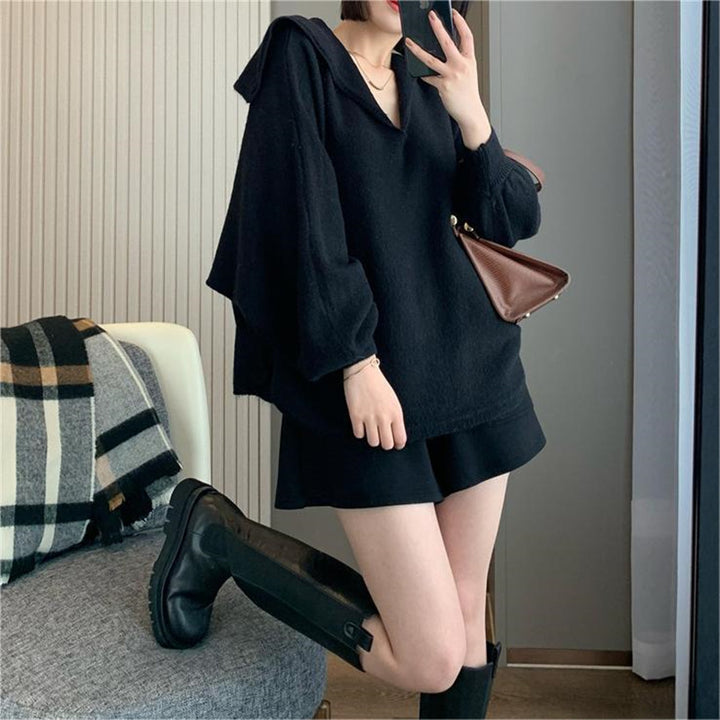 Hoodie féminin à la mode avec des manches volumineuses et une coupe élégante Chic & Stil