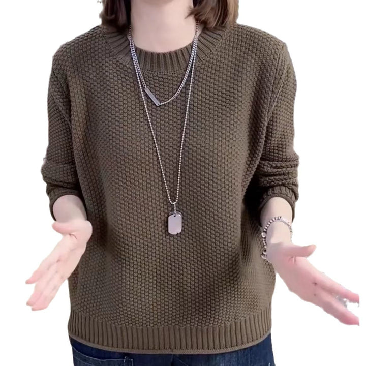 Casual knitted pullover for women with a textured surface and a loose fit Lune London