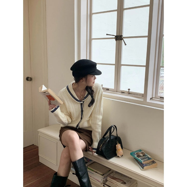 Ladies elegant cardigan with classic shawl collar Chic & Stil