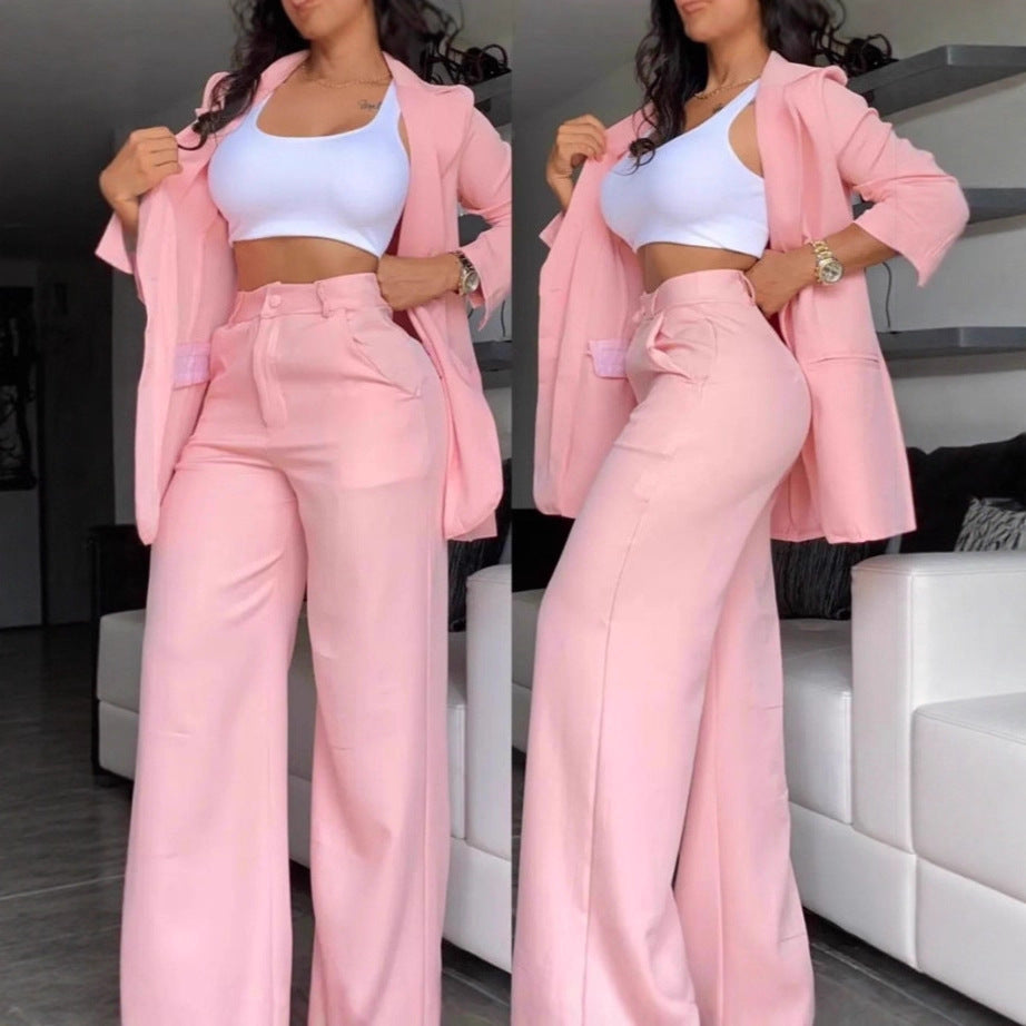 Two-piece women's business suit set with wide pants and fitted jacket Lune London