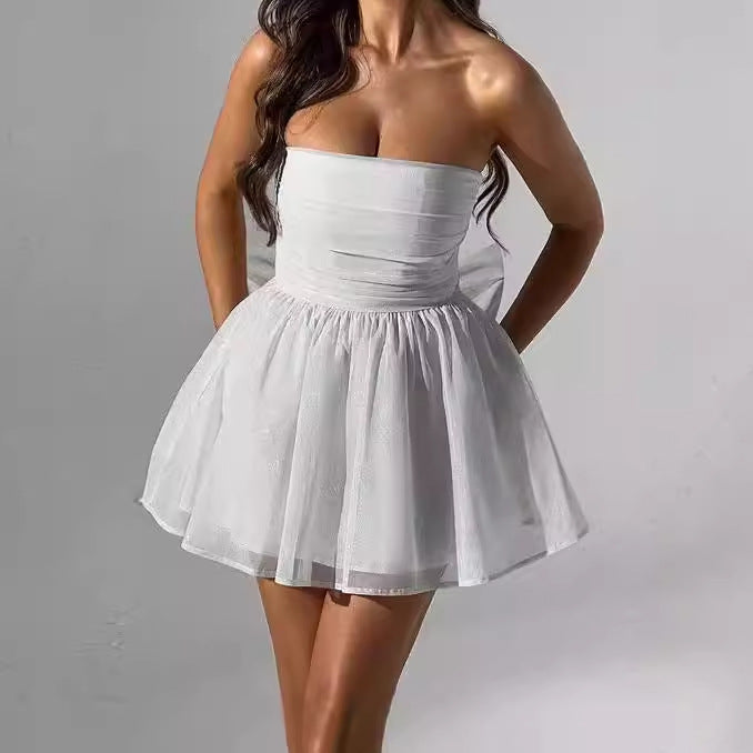 Glamorous cocktail dresses for women with sparkling details Lune London