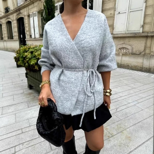 Chic and Stylish Women's Tie Sweater with Fit and Stylish Details
