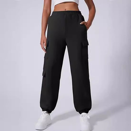 Cargo pants for ladies with elastic waist and practical side pockets Lune London