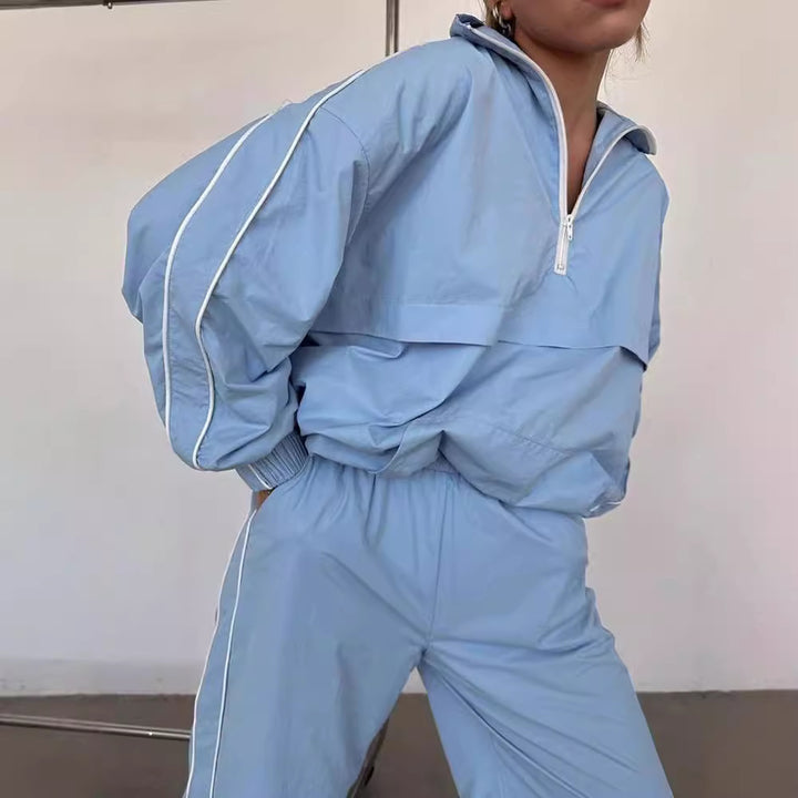 Women's sporty hooded jacket in high-performance material Lune London
