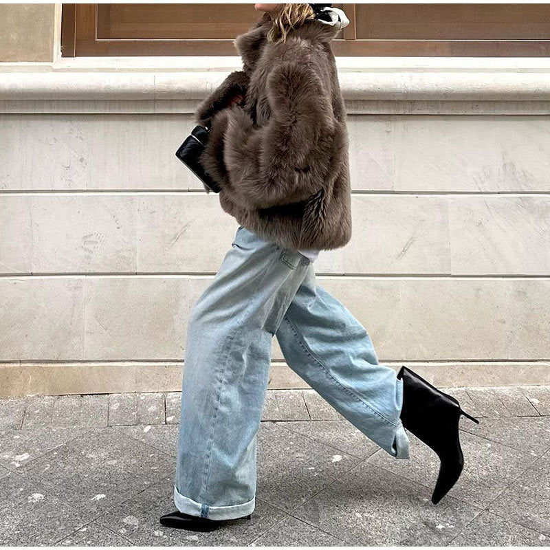 Ladies Faux Fur Jacket with Voluminous Collar Lune London