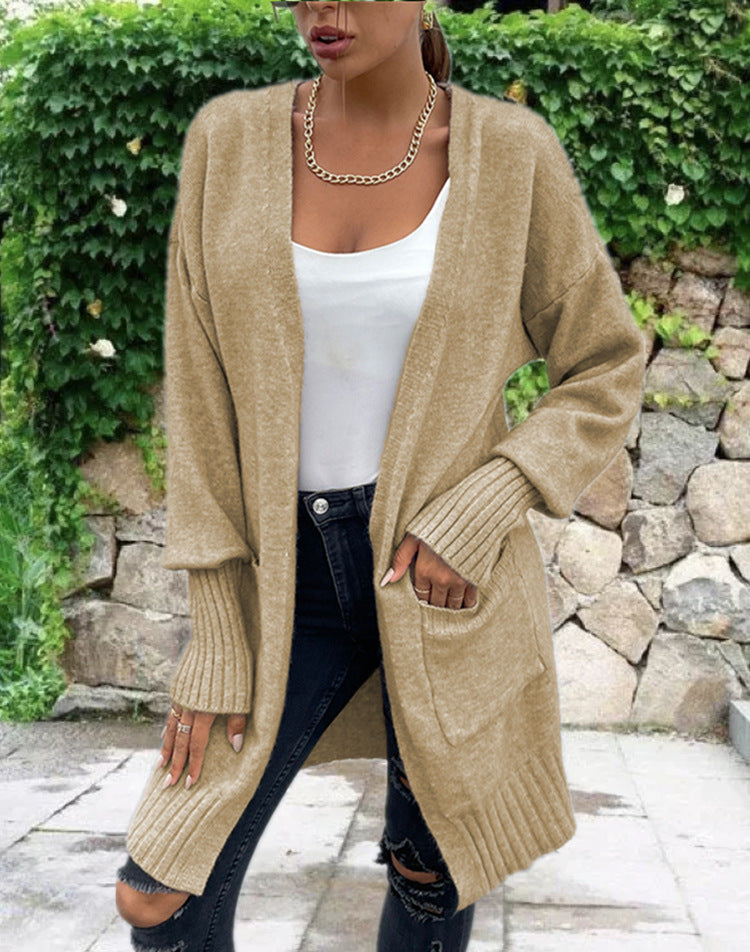 Knitted cardigan for women with a relaxed fit and large pockets Lune London