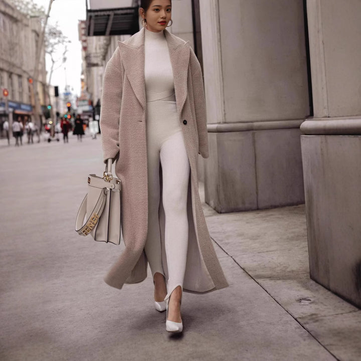 Elegant and warm wool coat for women with a slim fit Lune London