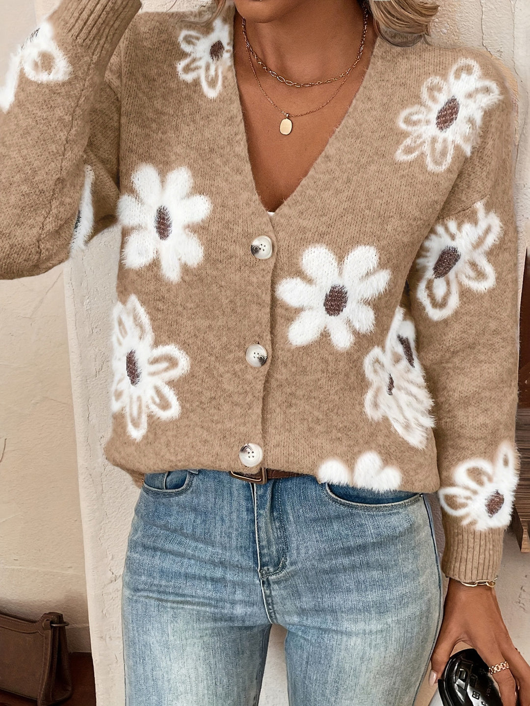 Ladies floral cardigan with V-neck and buttons Lune London