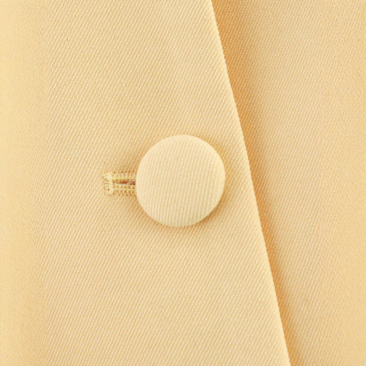 Elegant blazer jacket for women with a chic waist Lune London