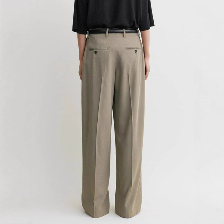Pantalons élégants pour femmes taille haute avec jambe large et finition de surface stylée Chic & Stil