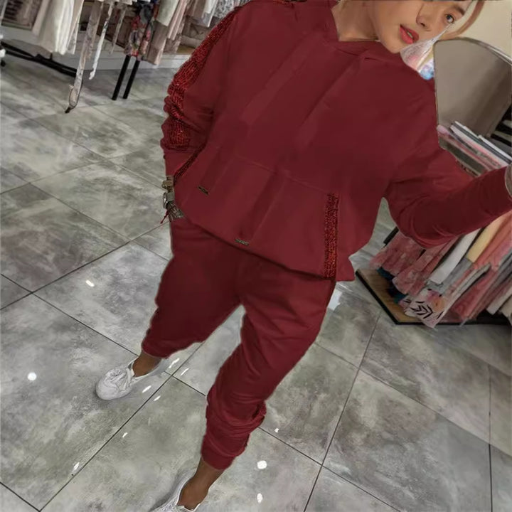 Trendy tracksuit set for women with glittering accents Lune London