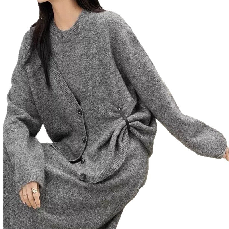 Cardigan pour femme avec décolleté en V profond et matériau doux Chic & Stil