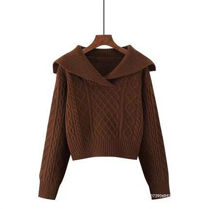 Knit sweater for women with wide collar and sophisticated twisted pattern Lune London