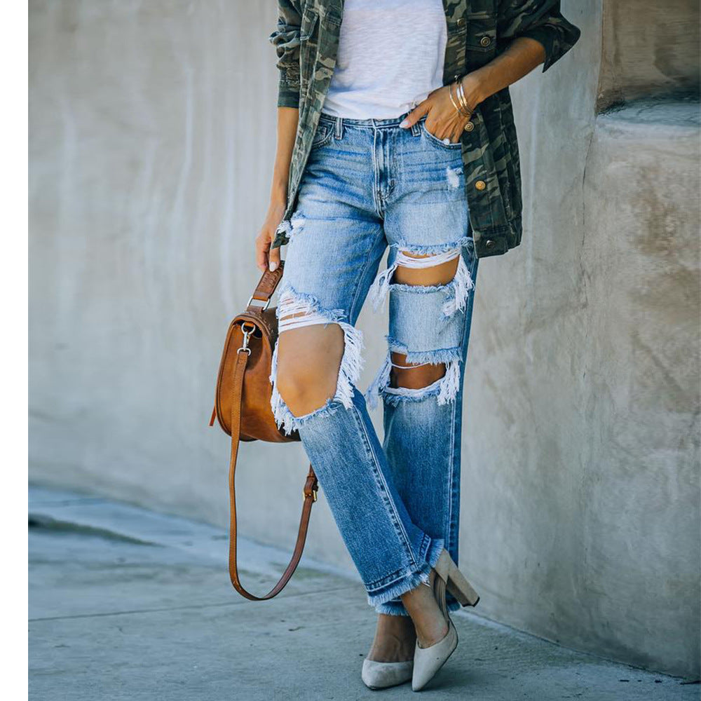 Distressed jeans for women in relaxed boyfriend fit with frayed details Lune London