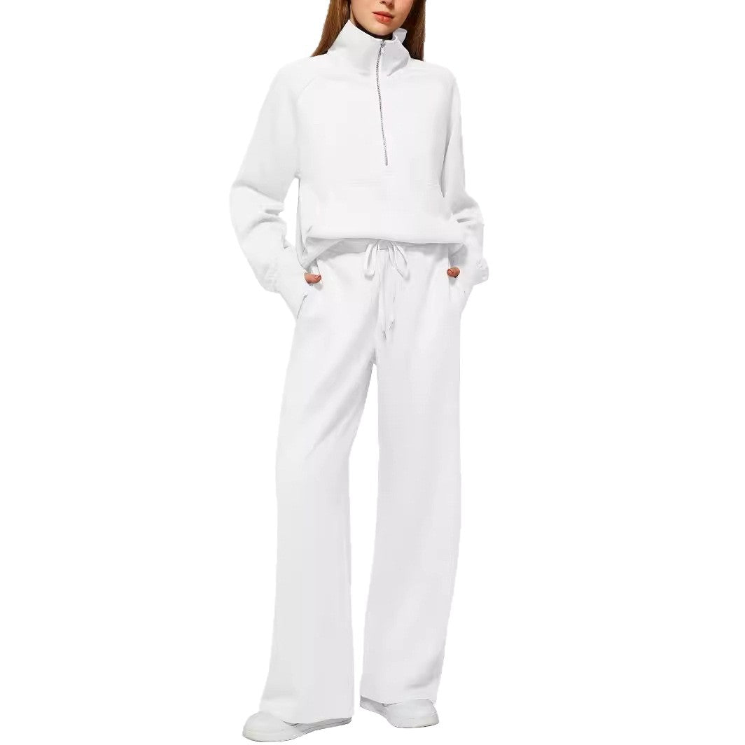 Casual tracksuit for women with a large collar and practical pockets Lune London