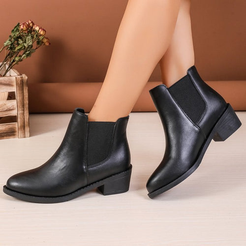 Women’s Chelsea boots in vegan leather with elastic panels on the sides Lune London