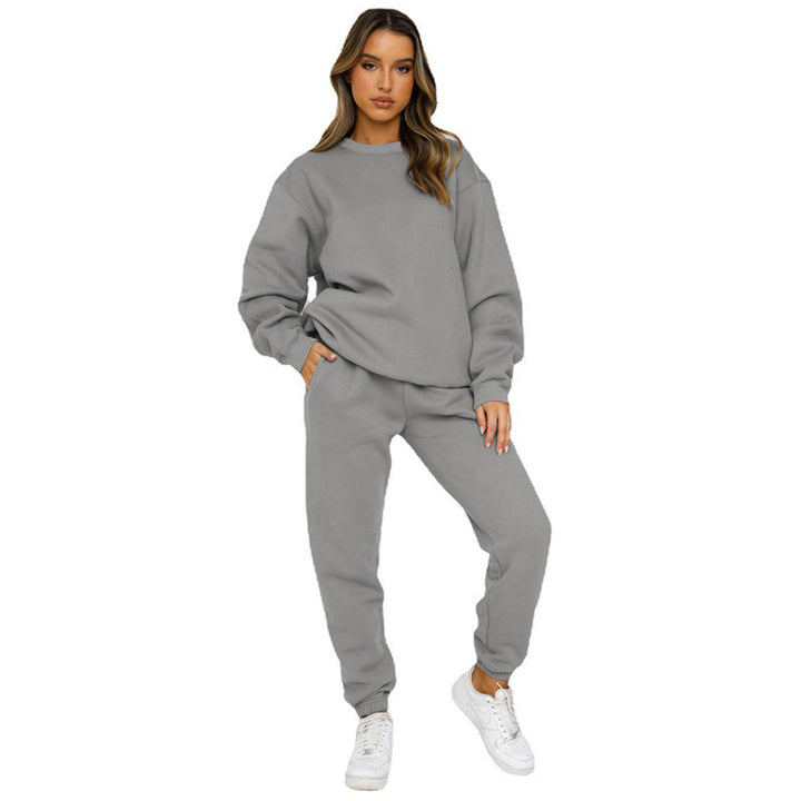 Ladies comfortable sweatshirt and jogging pants leisure ensemble Lune London