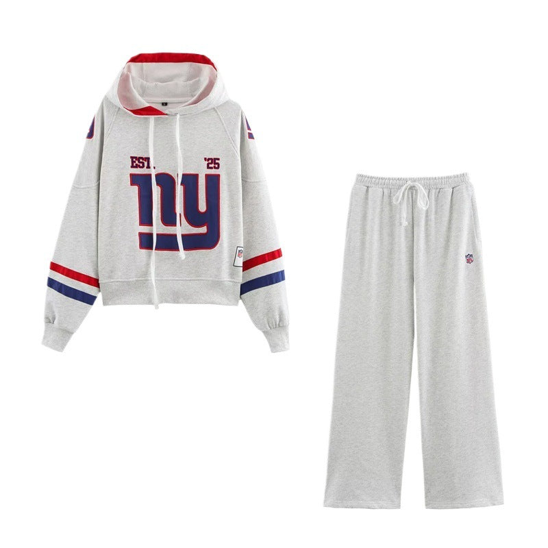 Sporty cropped hoodie for women with colorful graphic element and practical drawstring Lune London
