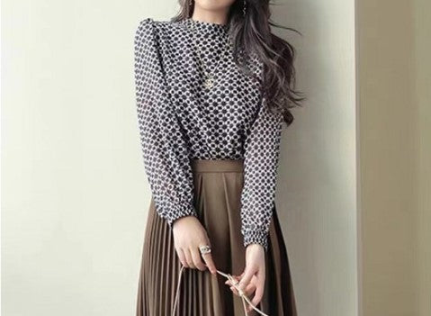 Ladies elegant blouse with geometric patterns Lune London