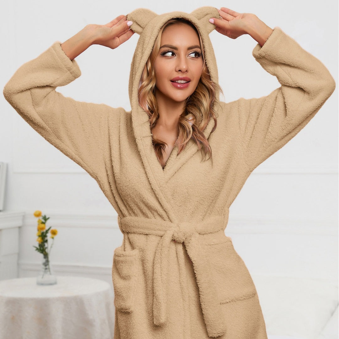 Dame Fleece bathrobe with hood and practical pockets Lune London