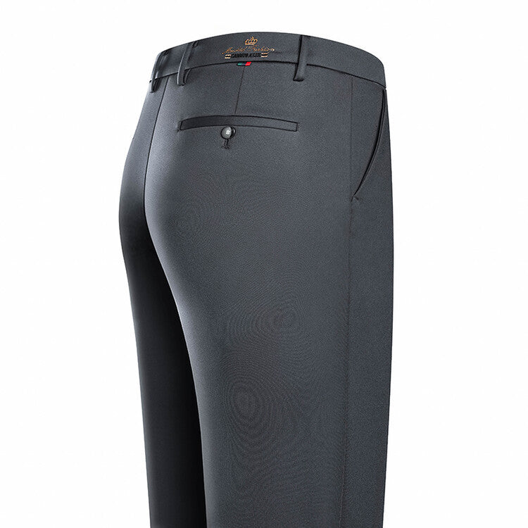 Elegant suit trousers for men with great wearing comfort and a neat finish Lune London