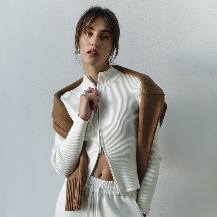 Pull en tricot côtelé pour femmes en mélange de coton doux avec une coupe élégante Chic & Stil