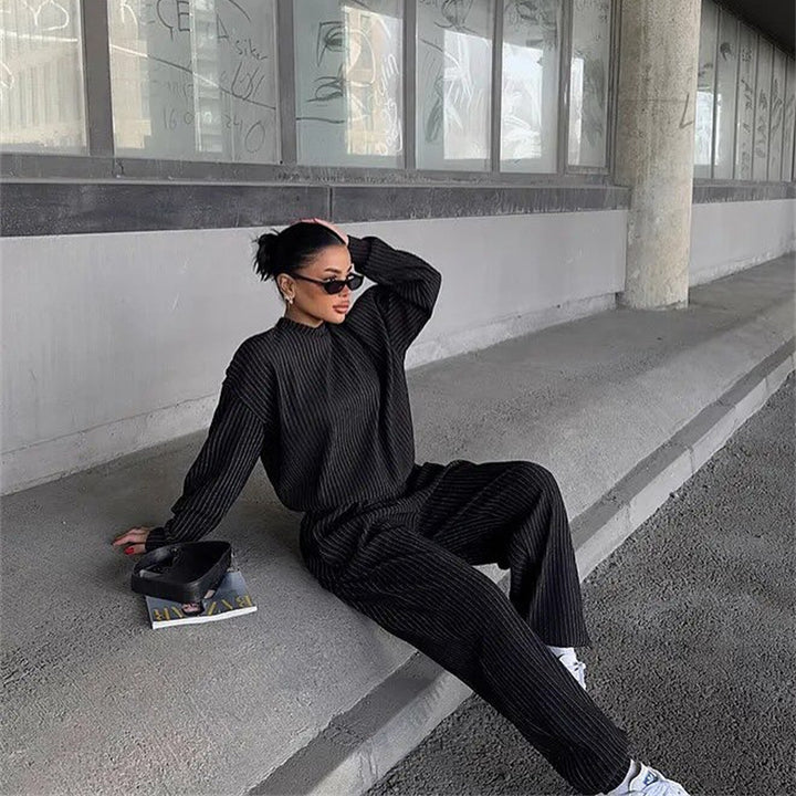 Casual and modern knit set for women with rib structure and wide leg Lune London