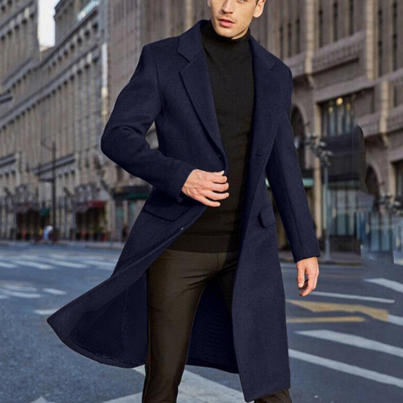 Elegant wool coat for men with a classic design featuring a deep lapel Lune London