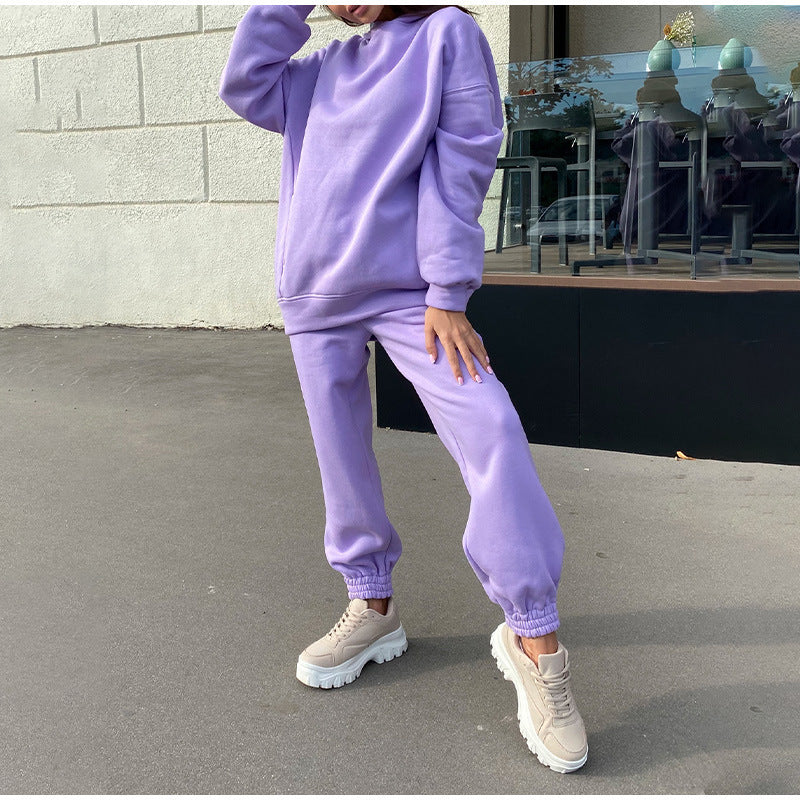Casual women's jogging set in soft material with elastic waistband Lune London