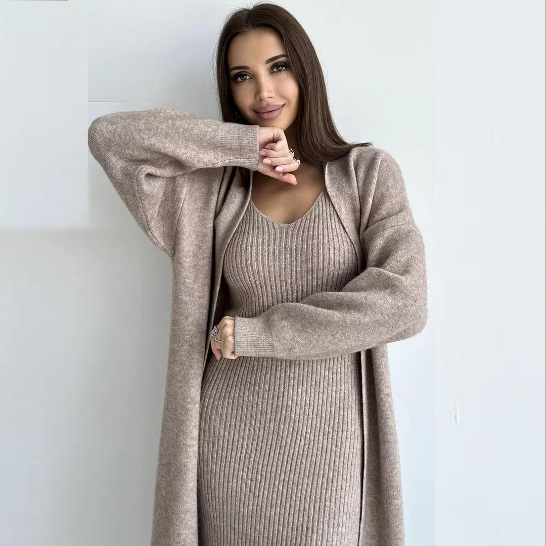 Knit dress for women with a fine ribbed texture and an elegant V-neck Lune London