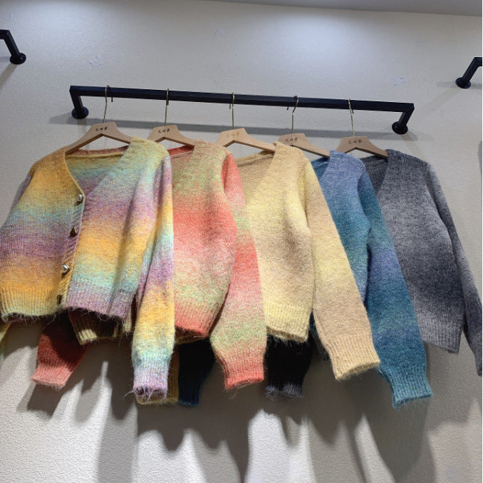 Cardigan pour femmes avec dégradé et boutons en forme de cœur Chic & Stil