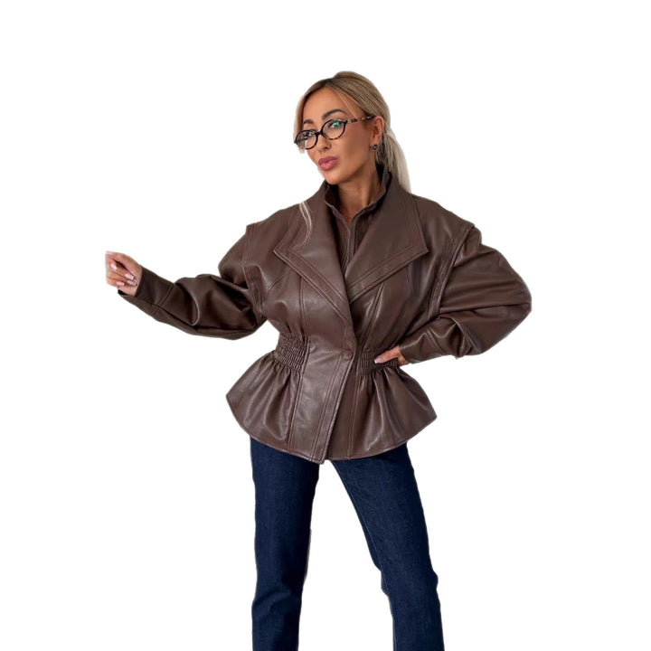 Veste blazer pour femmes en simili cuir avec coupe cintrée et manches volumineuses Chic & Stil