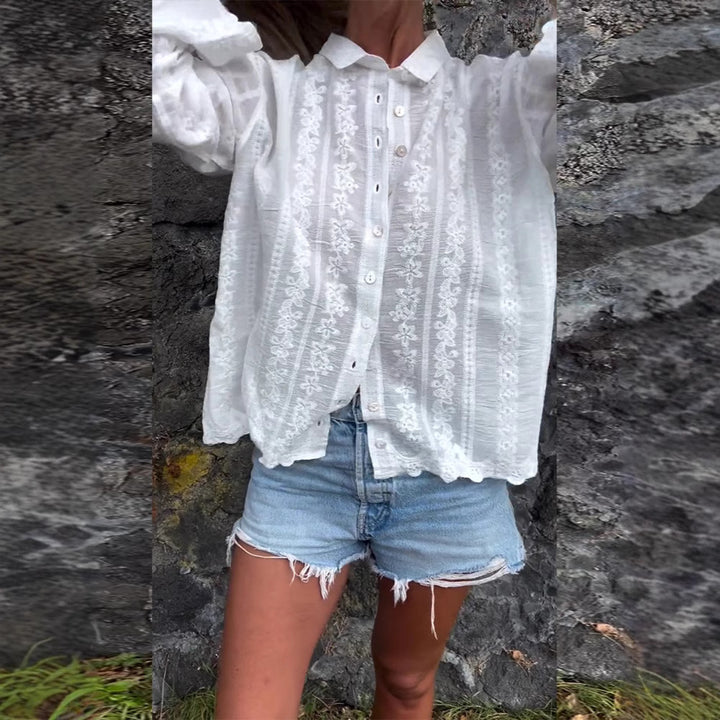 Blouse femmes avec broderie florale et tissu texturé Chic & Stil