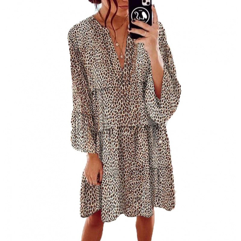 Robe maxi femme avec un élégant col en V et des manches volumineuses Chic & Stil