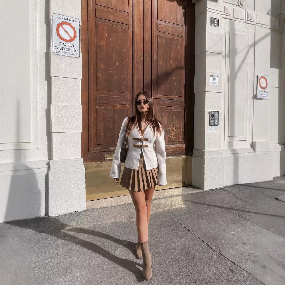 Women elegant short blazer with chic closure Lune London
