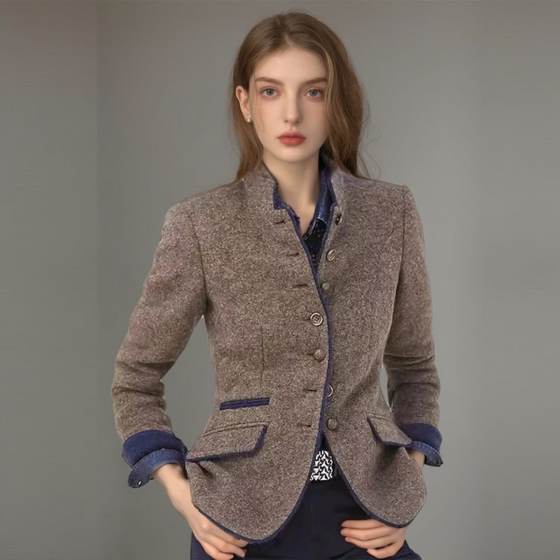 Elegant wool jacket for women with button details and chic cut Lune London