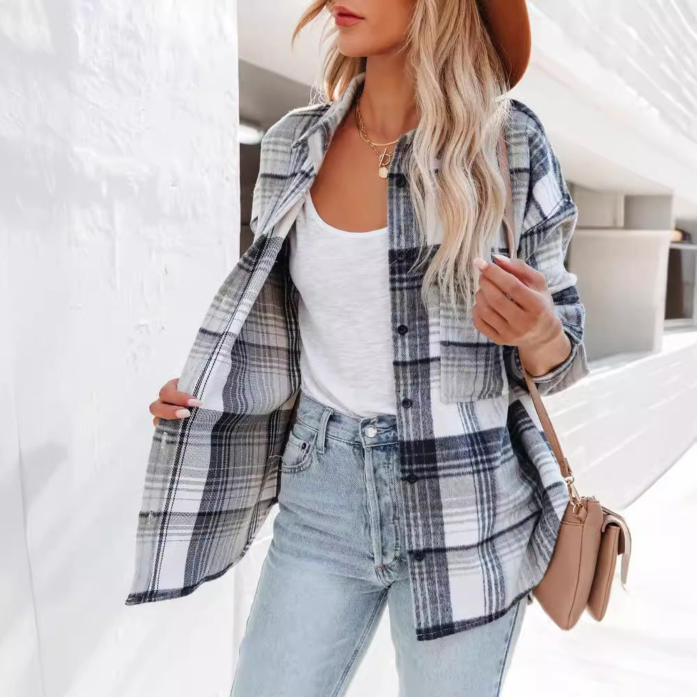 Women’s checked shirt with practical pockets and casual cut Lune London