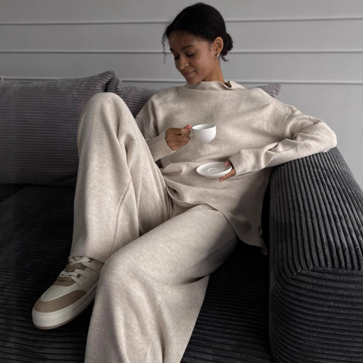 Women’s casual sweatshirt set with high collar and elegant cut Lune London