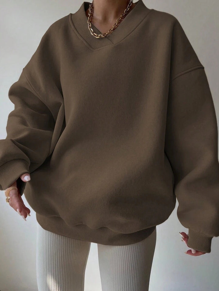 Oversized sweatshirt for women with deep V-neck and relaxed fit Lune London