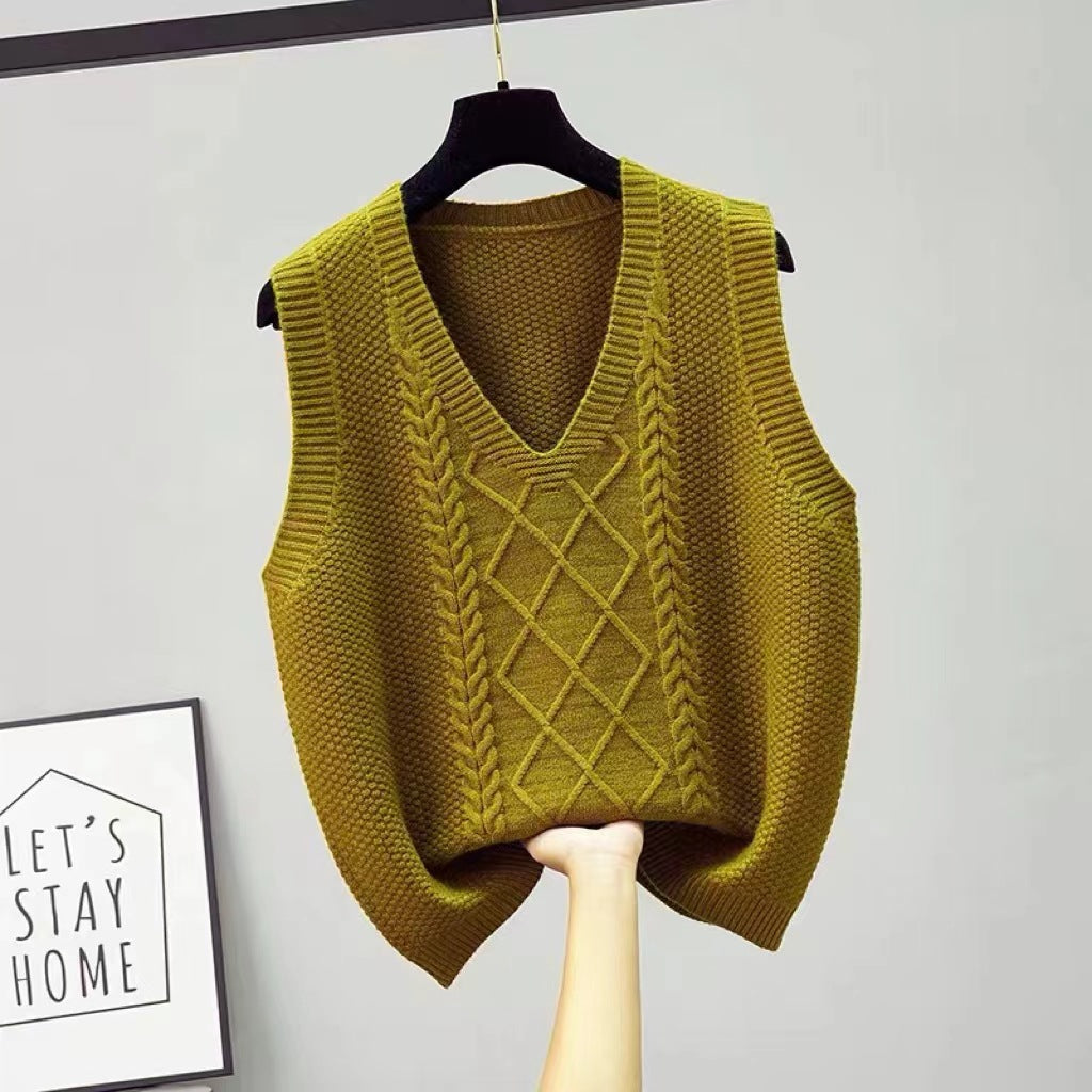 Knitted vest for women with decorative twisted pattern and V-neck Lune London